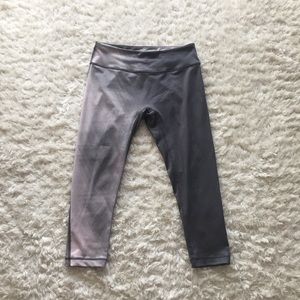 Yogasmoga capris size 8 beautiful gray hombre